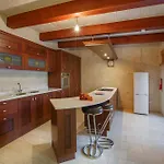 5 Bedroom With Private Pool & Views * Għarb