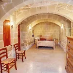 5 Bedroom With Private Pool & Views