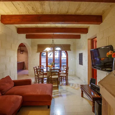 5 Bedroom With Private Pool & Views
