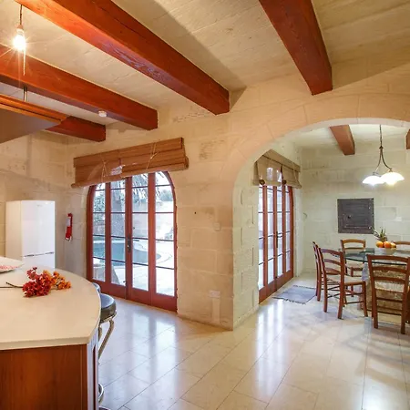 Prázdninový dům 5 Bedroom With Private Pool & Views