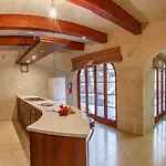 5 Bedroom With Private Pool & Views *