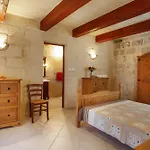 5 Bedroom With Private Pool & Views 펜션 가르브