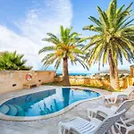 5 Bedroom With Private Pool & Views Gharb (Gozo)