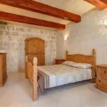 5 Bedroom With Private Pool & Views 가르브