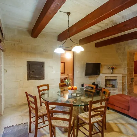 5 Bedroom With Private Pool & Views * 가르브