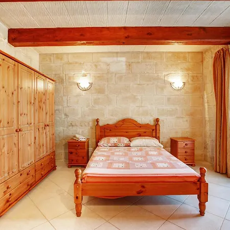 Σπίτι διακοπών 5 Bedroom With Private Pool & Views *