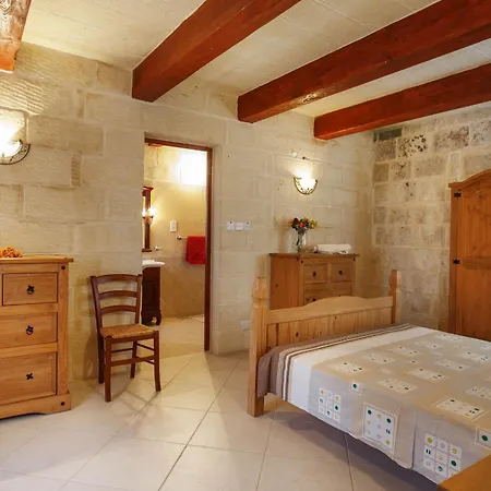 5 Bedroom With Private Pool & Views Σπίτι διακοπών Għarb